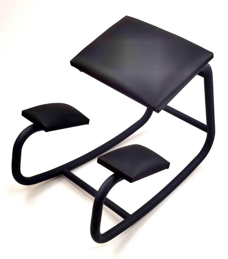 What are Pros and cons of a kneeling chair?