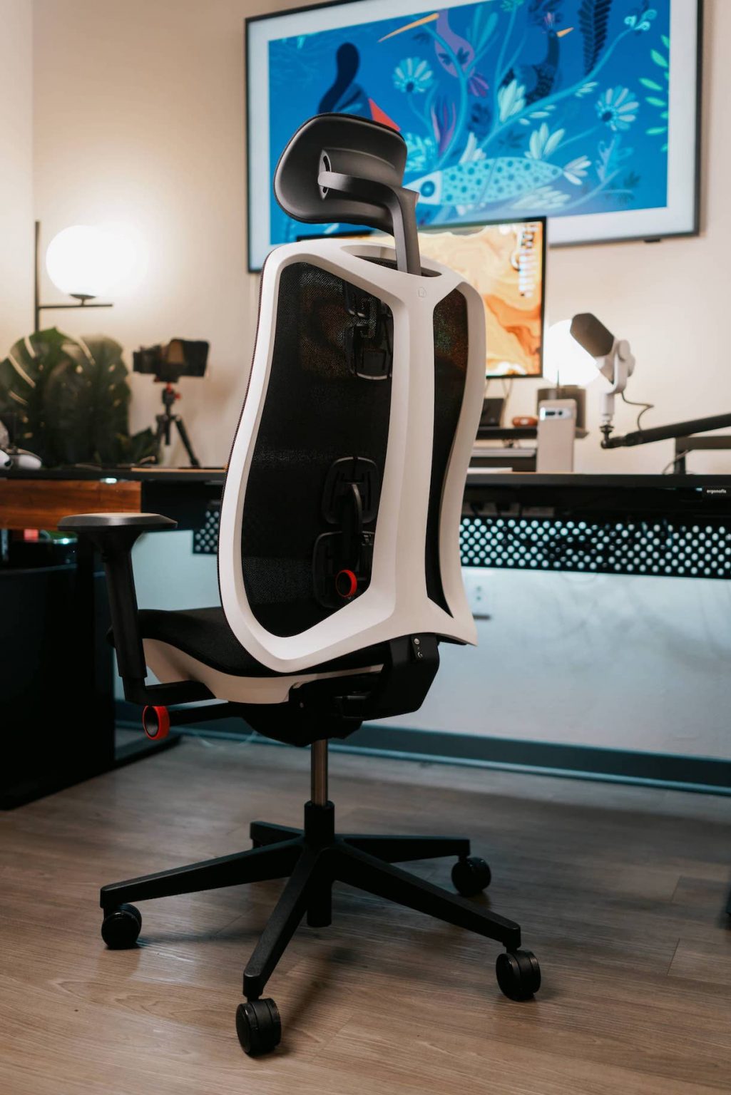 Gaming chair vs office chair which is better for you?