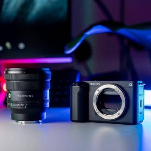 5 Best Cameras for Filming YouTube Videos camara and lens sony ZV-E1